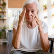 Sintomi Iniziali dell'Alzheimer: Età di Insorgenza e Segnali Precoci